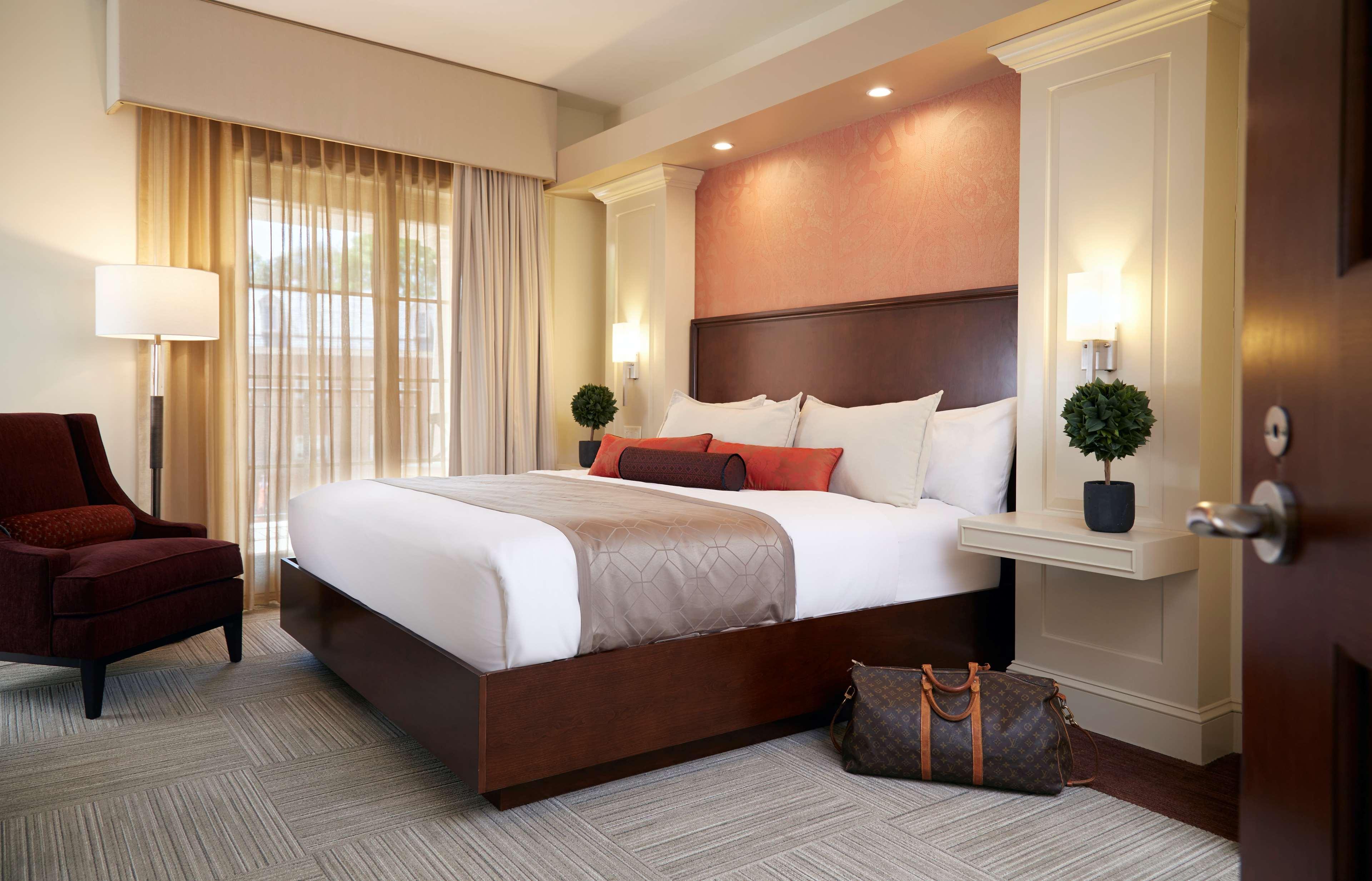 Rizzo Center, A Destination By Hyatt Hotel Τσάπελ Χιλ Εξωτερικό φωτογραφία
